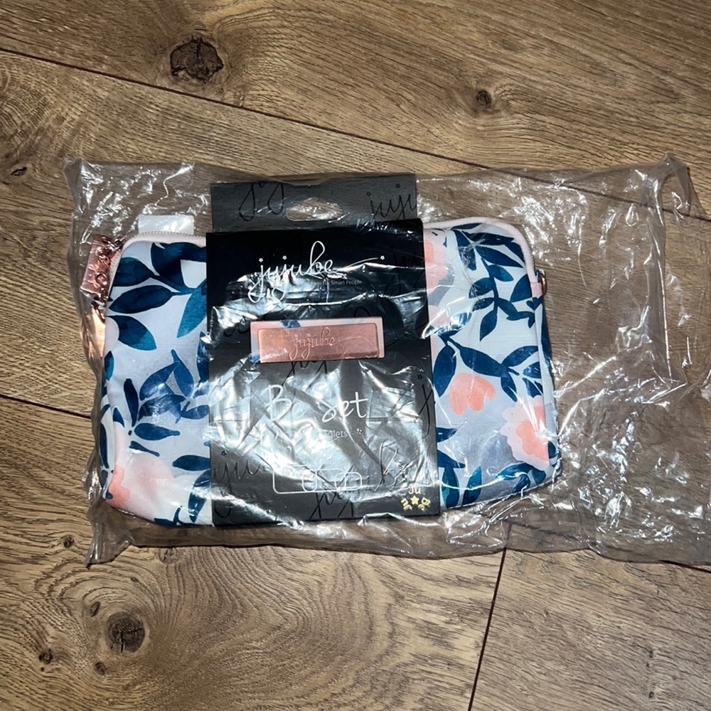 Jujube Whimsical Watercolor Be Set